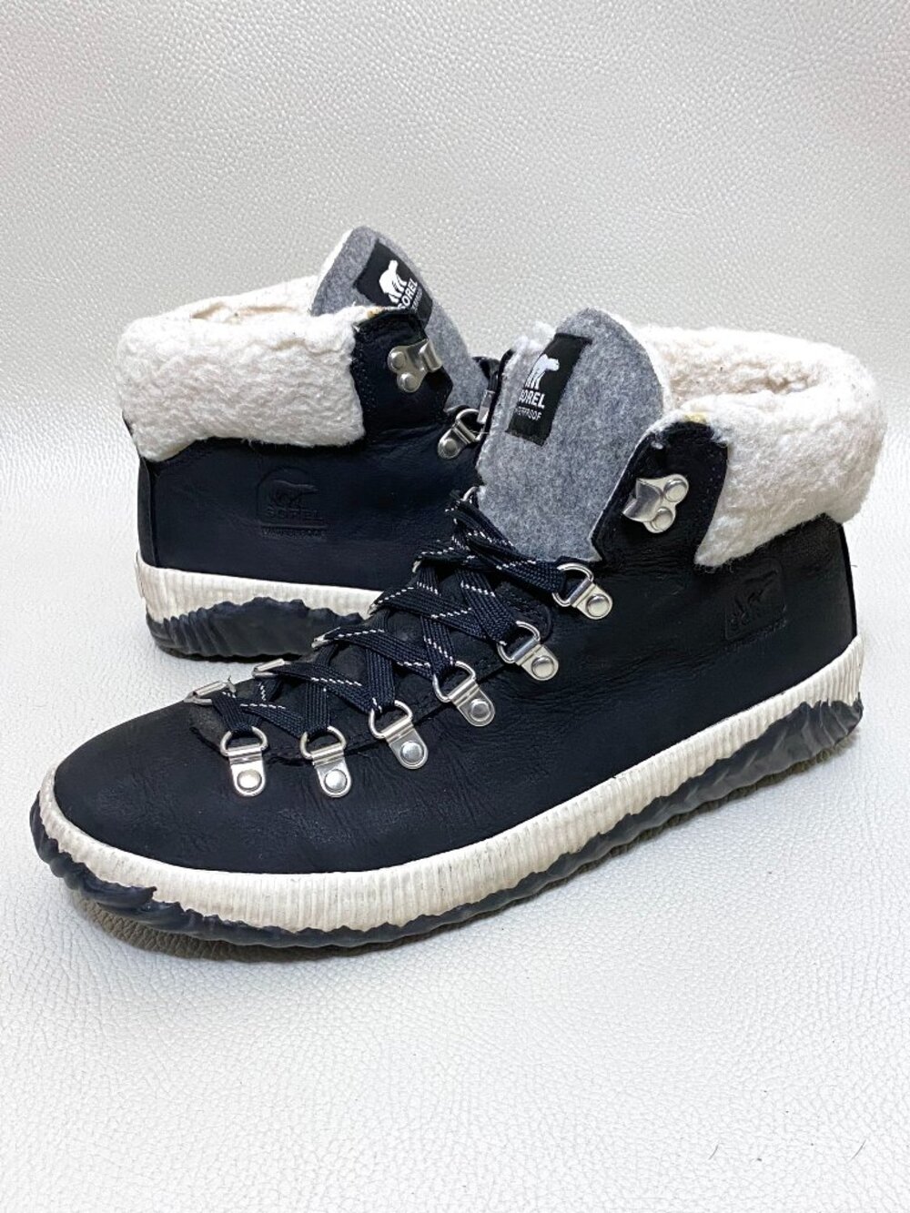 Sorel Out N About Plus Conquest Waterproof Black Suede Ankle Boot Size 11